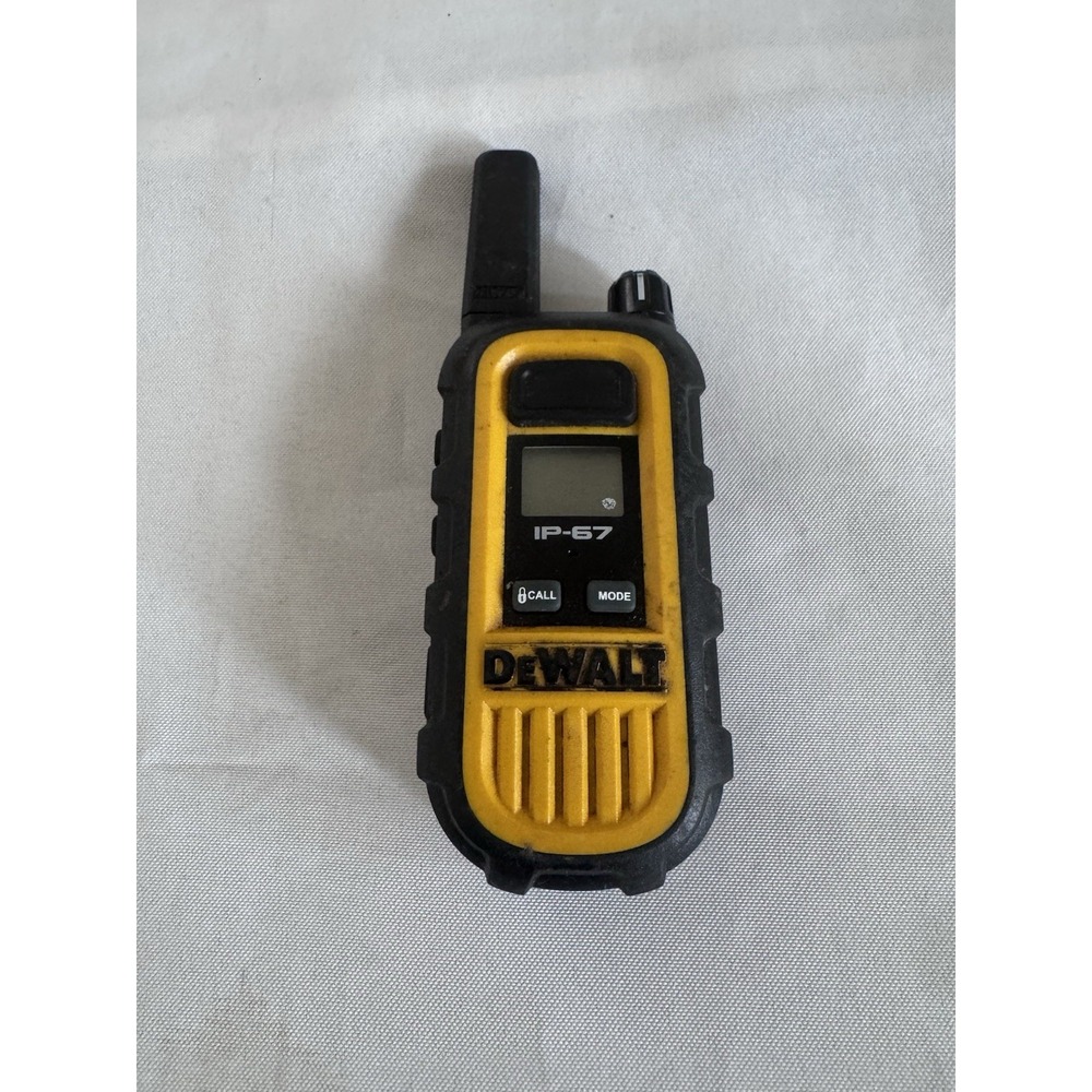 DEWALT IP-67 2 WATT HEAVY DUTY WALKIE TALKIE ONE ITEM ONLY NO CHARGE